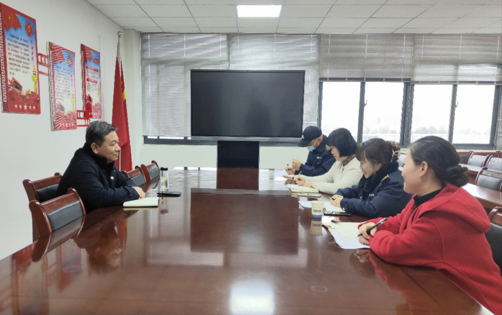 站务班长座谈会图(1).png